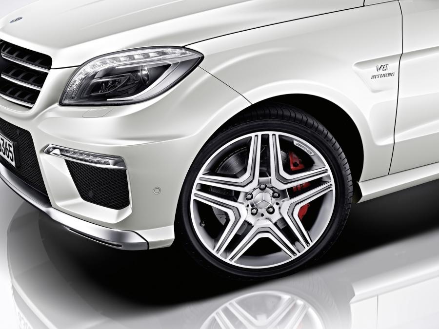  Mercedes-Benz ML63 AMG 2012 года  (фото 59 из 70)